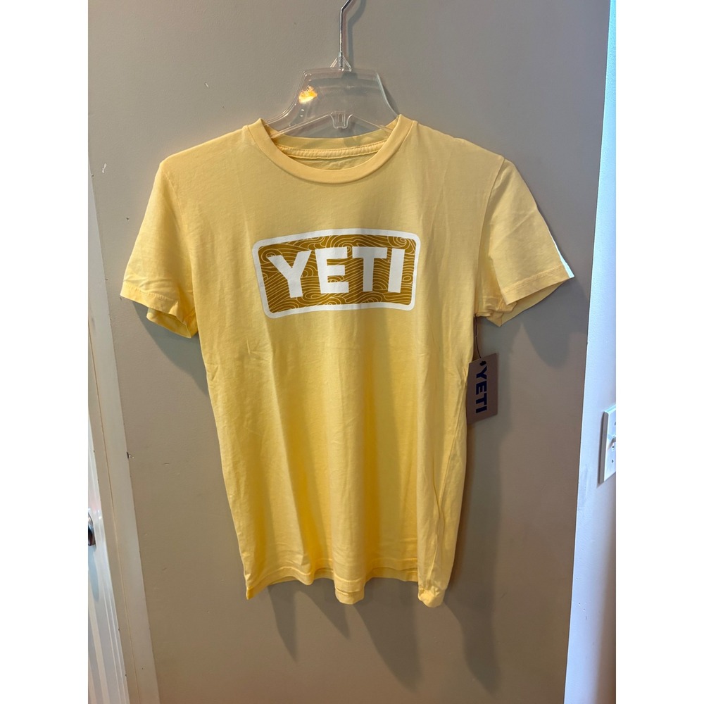 YETI Women Wave Badge SST Graphic $35 T-Shirt Golden Haze Yellow size XS NEW